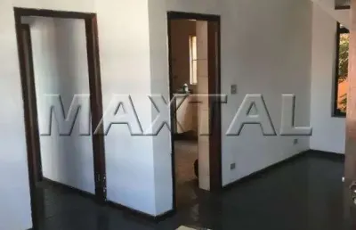 Sobrado à venda com renda e  2 salões industriais no piso superior e inferior, na casa verde.