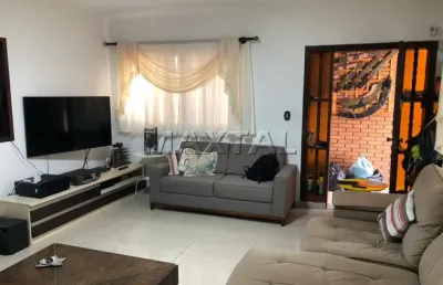 Sobrado na região da bortolândia com 327m², com 4 dormitórios (2 suítes),  4 banheiros e 2 vagas.