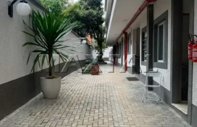 Casa de condomínio na parada inglesa, com 2 dormitórios a 700 metros do metrô.