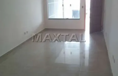 Sobrado na zona norte, bairro vila roque, 3 dormitórios sendo 1 suíte, 2 vagas cobertas com 125 m².