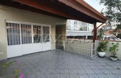 Casa de 167m², 3 dormitórios, 5 banheiros, 1 salas, 1 vaga, churrasqueira, edícula com banheiro