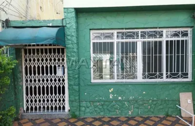 Sobrado à venda na região do tucuruvi com 2 dormitórios, 1 suíte, quintal e 2 vagas.