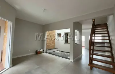 Sobrado com 200mt²  3 dormitórios 1 suíte , 3 banheiros e 2 vagas no bairro  vila maria