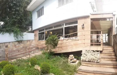 Sobrado comercial ou residencial 8 dormitórios, 3 banheiros e 6 vagas, 300m² no jardim são paulo