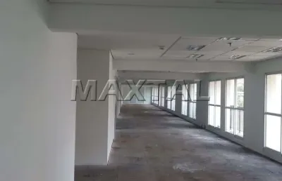 Conjunto comercial, 107m2 área util., sendo3  salas, 3 banheiro e 3 vagas,  são salas unificadas, la