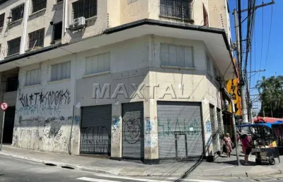 Loja de esquina na penha, com 160m² mais estoque com total 340m², 2 vitrines, na zona leste.