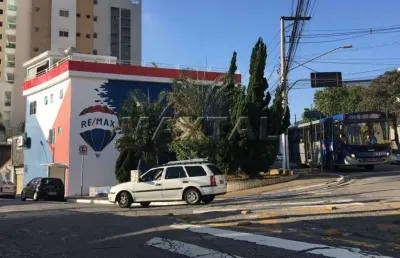 Sobrado comercial na água fria com 10 salas, 4 vagas de garagem cobertas, 350m²