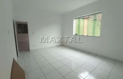 Ampla casa em condomínio fechado estilo apartamento com 2 dormitórios, sala, cozinha, na casa verde.