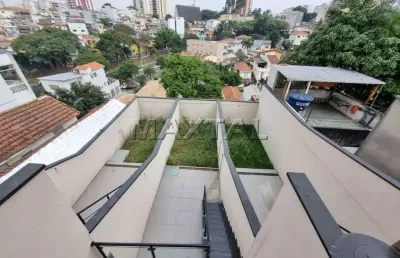 Sobrado à venda, de 135m² com excelente acabamento, amplo imóvel com 3 suítes com varanda e 2 vagas.