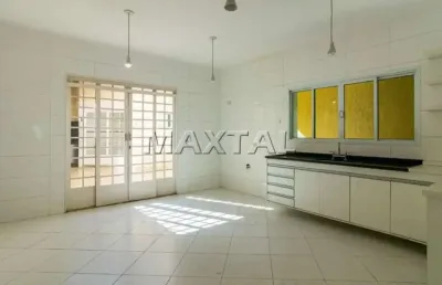 Casa na região de santa teresinha com 245m², com 3 dormitórios, 3 banheiros e 5 vagas.