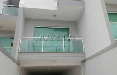 Sobrado à venda no lauzane com 3 vagas, 3 dormitórios, sendo uma suíte, churrasqueira e armários.