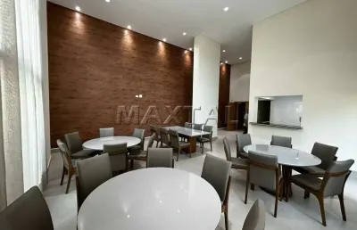 Apartamento à venda com 2 quartos, 2 banheiros sendo 1 suíte e 1 vaga de garagem.