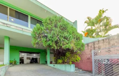 Casa à venda na vila monumento. 361m² de área útil. 49m². 4 quartos, 2 suítes e piscina.