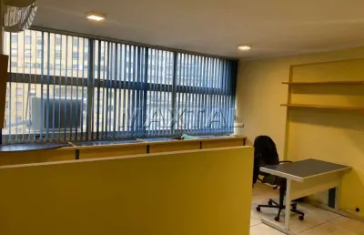 Sala comercial, 38m² na avenida prestes maia com recepção, copa cozinha e 1 banheiro.