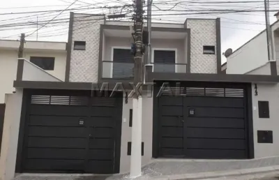 Sobrado à venda na região da vila ré. 3 dormitórios, 1 suíte e 2 vagas de garagem.