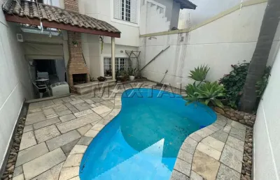 Sobrado de alto padrão de 257m², 4 suítes,  suíte master com hidro dupla 3 vagas.