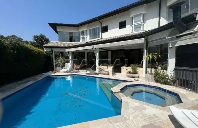 Casa à venda em condominio de luxo na aldeia da serra, 3 suítes e piscina, de 499 m².