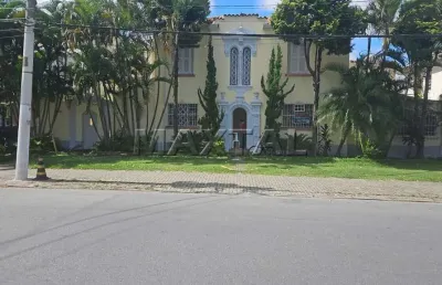 Casa à venda com 237m² com 9 salas, 6 banheiros, 7 vagas, no jardim paulista.