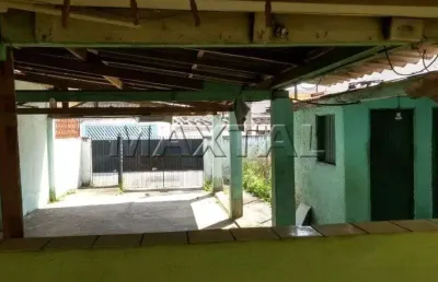 Casa à venda, de 240m², com 2 dormitórios e 2 vagas de garagem, no parque peruche.