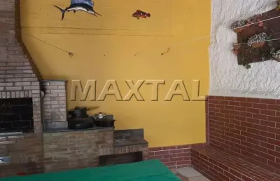 Casa térrea na jardim irene vila brasilândia com 2 dormitórios sendo 1 suíte, 1 vaga e quintal.
