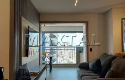 Apartamento de 72m². com 2 dormitórios sendo 1 suíte, 2 banheiros e 1 vaga de garagem.