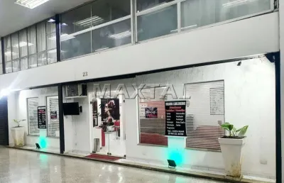 Loja em galeria na avenida  ipiranga com 140m², toda em piso frio, salão amplo e 2 banheiros.