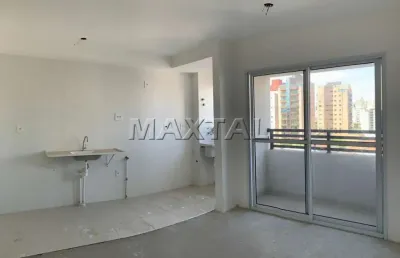 Apartamento 40m²  à venda na vila pauliceia. com 2 dormitórios e sala com varanda.