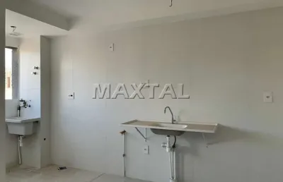 Apartamento 40m² à venda na vila pauliceia. com 2 dormitórios, sala com varanda e 1 vaga.