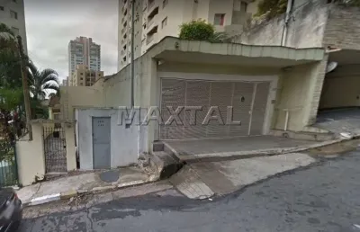 Sobrado à venda de 500m², com 3 dormitórios, 1 suíte e 4 vagas de garagem, na santa teresinha.