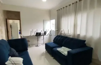 Sobrado à venda com três casas em um único terreno  70m² de área construída!
