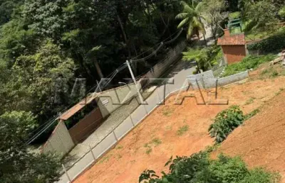 Terreno à venda em mairiporã com 1,300 metros quadrados já desmatado com plato, todo murado.