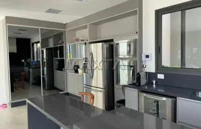 Sobrado à venda com 3 quartos, sendo 3 suítes, com 4 vagas de garagem 480m² na região de santana