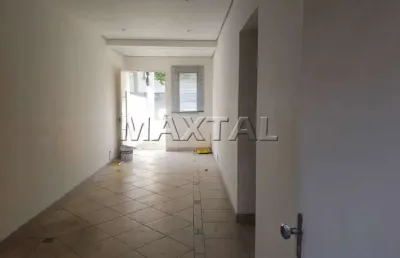 Sobrado em região comercial de santana, 100m²,  com 3 salas e 2 vagas de garagem.