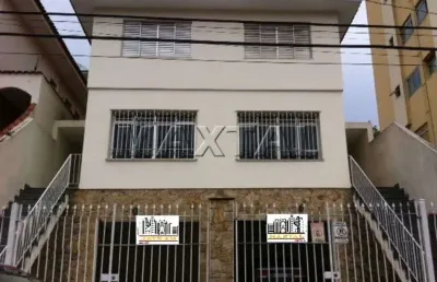 Casa de 140m², com 3 dormitórios, 1 suíte, copa, cozinha, sala ampla, lavabo, edícula e 3 vagas.