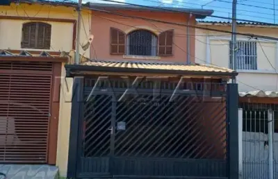 Sobrado à venda com 2 dormitórios e 1 vaga de garagem, na vila constança.