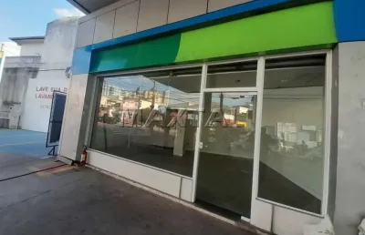 Loja comercial na avenida água fria com 20m², com 1 banheiro e 3 vagas.