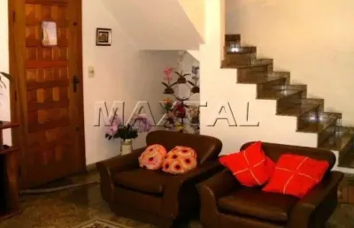 Casa à venda com 3 dormitórios, 2 salas,  4 banheiros e 3 vagas de garagem, na casa verde.