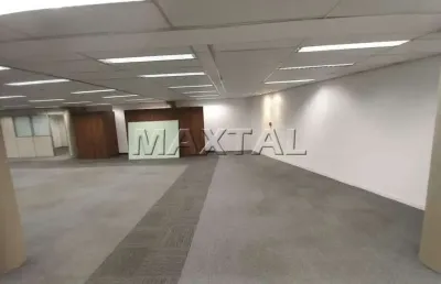 Prédio comercial na região comercial da avenida braz leme, com 2.300m² de área útil, 4 pisos, eleva