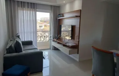 Apartamento com 2 dormitórios com armários planejados, sala com varanda- vila pita