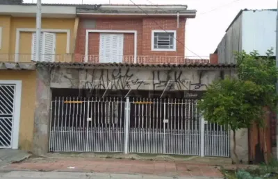 Sobrado de 170m², com 03 dormitórios,  01 suíte , 03 banheiros, 03 vagas, na vila gustavo.