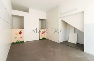 Sobrado comercial à venda de 250m², ideal para clinicas e escolas, no pacaembu.