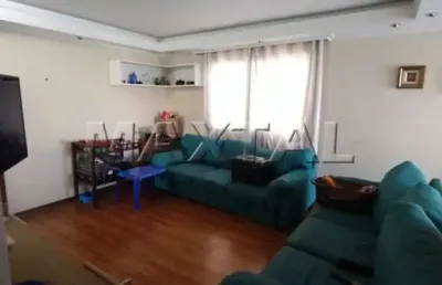 Apartamento à venda de 69m² com 2 quartos sendo 1 suite e 1 vaga de garagem.