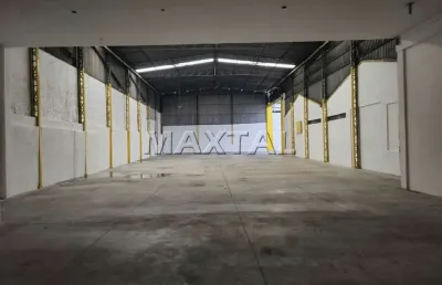 Galpão para locação de 1.200 m², com 2 banheiros e 2 salas administrativas, na vila maria.