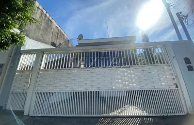 Sobrado à venda, com 3 dormitórios, 4 vagas de garagem na bortolândia.