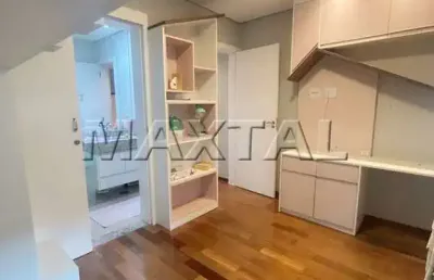 Sobrado para alugar de 171m² com 3 suítes e 2 vagas, na água fria.