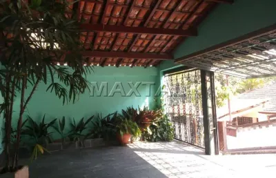 Casa à venda de 160m², com 4 dormitórios, 2 suítes e 2 vagas, na vila amélia.