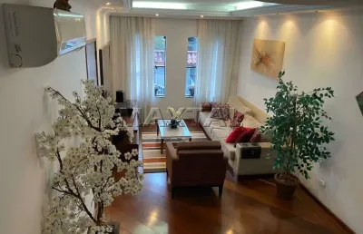 Casa à venda de 175m², com 3 dormitórios, 4 banheiros e 5 vagas, na vila nova mazzei.