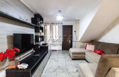 Casa assobradada com 126 m², 3 dormitórios com uma suíte, 3 banheiros, 1 vaga de garagem.