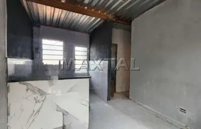 Casa para locação com 2 dormitorios , imóvel novo, recém-reformado. tremembe