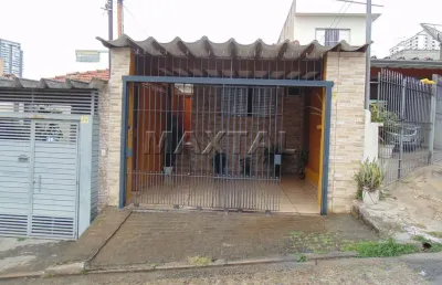 Casa com 2 vagas de garagem, 100m², 3 quartos 1 suíte, 02 banheiros quintal e área de serviço